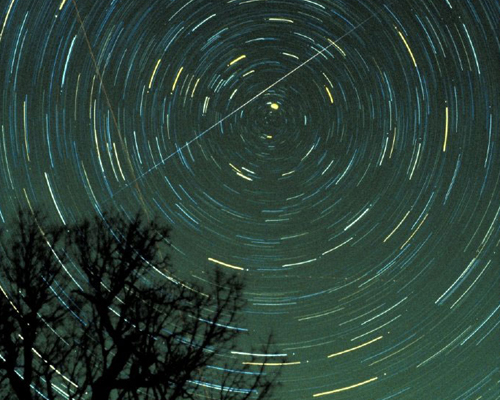 Full Moon May Spoil Geminid Meteor Shower's Peak Tomorrow